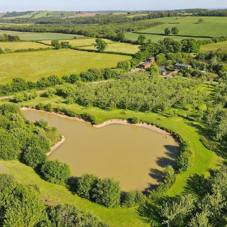 Braeburn Lodge Winkleigh Exterior foto