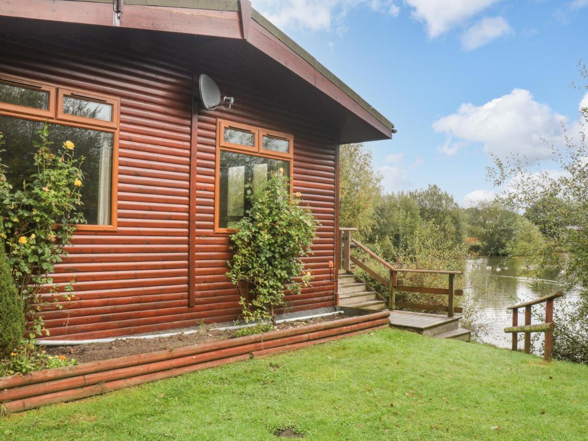 Braeburn Lodge Winkleigh Exterior foto